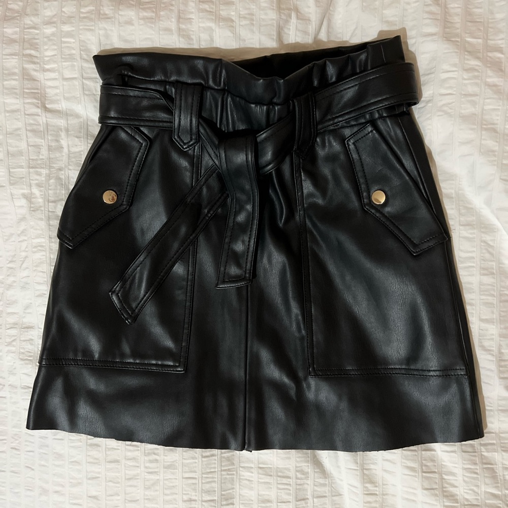 ZARA
black leather skirt
